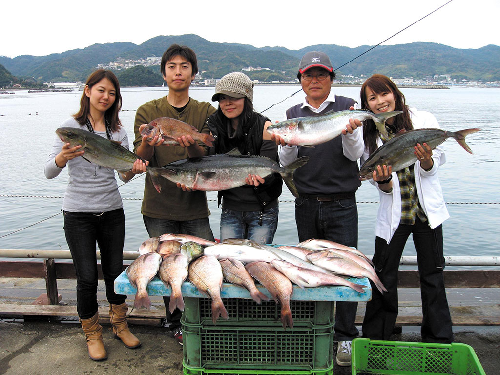 兵庫県南あわじ市の海上釣り堀 淡路じゃのひれフィッシングパーク の情報